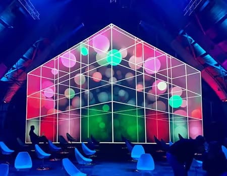 Projection mapping and show design for Fijn Wonen by Vision Impossible